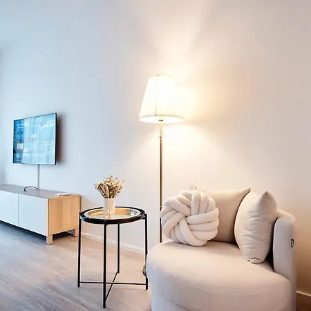 Utulny Moderni S Terasou Apartment *